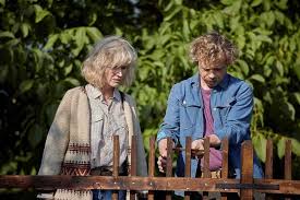 Jest córką japonologa i malarki, wnuczką aktorki růženy lysenkovej. Interview Anna Geislerova Talks About Playing Olga Havlova In The New Film Havel Prague Czech Republic