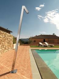 Zenit Q70 Mix Duschsaule Fur Den Aussenbereich Mit Einhebelmischer Und 70x70mm Integrierter Kopfbrause Merkmale Anschlussleitu Outdoor Pool Outdoor Decor