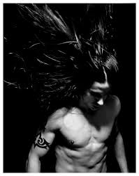 Keidis definitely straightens his hair or something because i have extremely straight hair and there always seemed to be some kink in it. Anthony Kiedis Hair And Tattoos Image 161825 On Favim Com