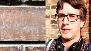 Budapest tégláinak rejtélyes üzenetét őrzi Vincent