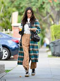 The beaded wire by jessica gomes, harwich, massachusetts. Supermodel Jessica Gomes Looks Effortlessly Chic In Checkered Trench Coat In La Daily Mail Online