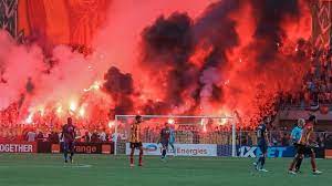 تأخر انطلاق مباراة الترجي التونسي وضيفه الأهلي المصري في ذهاب قبل نهائي دوري أبطال إفريقيا لكرة القدم بعد اشتباكات بين قوات الأمن وجماهير أصحاب الأرض قبيل. Gqfucwhwnbeiem