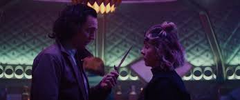 Marvel studios' loki, an original series, is now streaming with new episodes wednesdays on #disneyplus. Satrneiok C77m