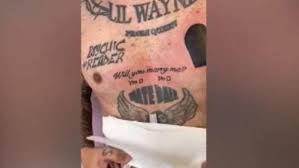 Es muy probable que algunos hayan incorporado el brócoli en sus dietas ya siendo adultos, y que algunos aún ni lo hayan hecho. De No Creer Le Pidio Casamiento A Su Novia Con Un Tatuaje En El Pecho Voxpopuli Tu Voz Es Noticia