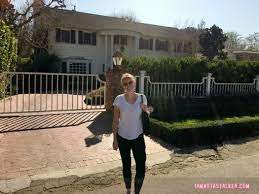 Built in 1937, this is the mansion used for the exterior shots of the banks' home. The Fresh Prince Of Bel Air Christmas House Iamnotastalker
