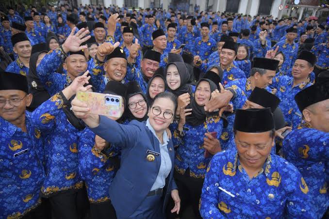 Walkot Semarang Lantik 2.324 PPPK dan 4 Pejabat Fungsional