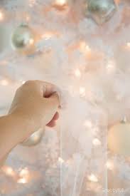 It has been described as being like a cobweb or a jelly. Secrets Tips To Decorate A White Christmas Tree Shabbyfufu Com