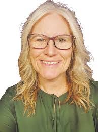 Sterling Schaefer's Instagram, Twitter & Facebook