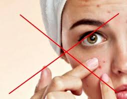 Berikut ada beberapa cara dan tips menghilangkan jerawat dengan aman dan tanpa efek samping. 7 Cara Menghilangkan Bopeng Bekas Jerawat Berlubang Secara Alami