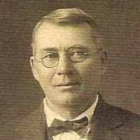 Pauline Forman's Instagram, Twitter & Facebook