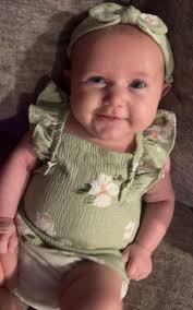 Who does my baby look like more?