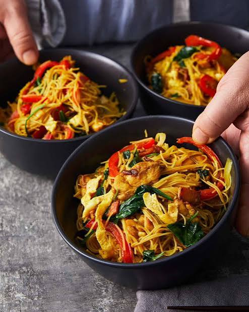 Chicken Singaporean Noodles (Chicken)