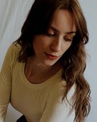 Lauren Blackford's Instagram, Twitter & Facebook