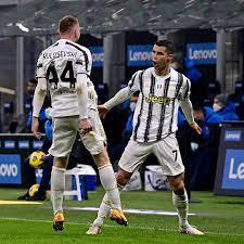 Juan cuadrado (juventus) converts the penalty with a right footed shot to the bottom left corner. Juventus 2 Inter Milan 1 Initial Reaction And Random Observations Black White Read All Over