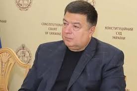 Глава ксу олександр тупицький разом з родиною перебуває у відпустці в оае, проживає в готелі, а не на королівській віллі. Golova Konstitucijnogo Sudu Tupickij Prihovuye Oborudki Z Zemleyu V Krimu Nazk Novini Espreso Tv Ukrayina