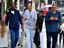 Sosok orang yang selalu masuk dalam daftar tiga besar miliarder dunia adalah bill gates, sang pendiri microsoft. Berita Orang Tertinggi Di Dunia Hari Ini Kabar Terbaru Terkini Liputan6 Com