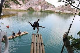 Borneo, malaysia (1 hour 30 mins flight) if you like a bit of adrenaline and adventure in your short breaks from singapore, borneo is a quick flight away, and famous for mount kinabalu. 9 Cool Malaysian Getaways That Won T Kill Your Student Budget Look Good On Instagram Livein Malaysia