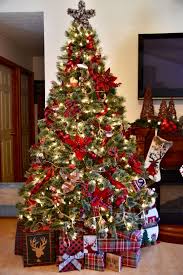 Rustic christmas tree topper bow, plaid tree topper bow, farmhouse decor, red and black buffalo check tree topper, christmas tree decor notablewreaths. Buffalo Check Cabin Rustic Christmas Tree Christmas Tree Inspiration Rustic Christmas Tree Christmas Tree Themes