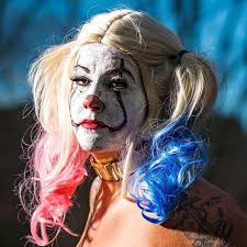 Maquiagem da Arlequina: 50 fotos e tutoriais dessa fantasia poderosa