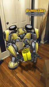Bumblebee was a very important member of optimus's team during the great war and was with optimus for the longest out of any autobot. Snapchat Lens Brings Bumblebee Transformer Into Your Home Baidu S Facemoji Keyboard Lets You Become The Robot Mobile Ar News Next Reality
