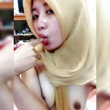 Tante jilbab montok - 76 photo