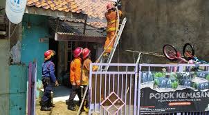 Kabid damkar satpoldam kabupaten subang dede rosmayandi, membenarkan kejadian setelah berjibaku selama 45 menit dengan mengerahkan 2 unit armada damkar api pun bisa dipadamkan. Rumah Makan Di Bekasi Ludes Terbakar Akibat Ledakan Dari Kompor Poskota Co Id