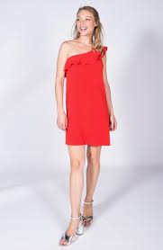 Robes de petite fille d'honneur. Location Robe Corail Avec Epaule Denudee Sezane
