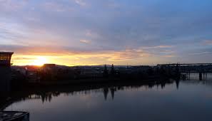 Einfache, schnelle und sichere buchungen mit sofortiger bestätigung. Waterfront Park Portland Oregon Sunset Sunrise Sunset Waterfront