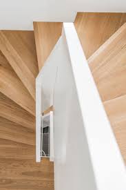 Halbgewendelte Treppe Mit Brustungshohen Wangen Gelanderscheiben In 2020 Halbgewendelte Treppe Gewendelte Treppe Treppe