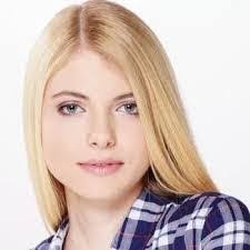 Karen Bisson's Instagram, Twitter & Facebook