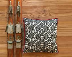 I cuscini per divani sono perfetti per donare un tocco di stile al salotto. Alpine Interiors Arredi Di Montagna
