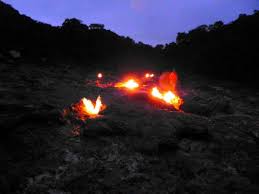 Nur drei davon wurden für einen hugo. Bilder Ewige Feuer Von Chimaera Brennende Steine Cirali Turkische Riviera Turkei