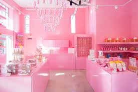 A visit to the museum of ice cream is an experience more delicious than a banana split and a sundae. Inside The Hyper Sensory Museum Of Ice Cream In Miami