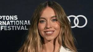 Julia Roberts talks 'After the Hunt' and working with Ayo Edebiri, Andrew  Garfield