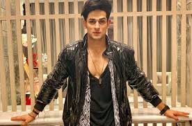 Dia terkenal karena ikut dalam reality show roadies rising (2017). My Mom And Dad Got Emotional Priyank Sharma On Buying A Car