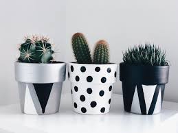 Black And White Flower Pot Design Zharzi Creative Diy And Lifestyle Blog Painted Clay Pots Painted Terra Cotta Pots Pottery Plant Pot