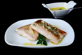 Ecco la nostra ricetta con la crema di ceci! Filetto Di Salmone In Padella Ilaria Zizza