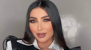 شاركت الفنانة المغربية دنيا بطمة في احتفال شقيقتها ابتسام بطمة وزوجها المدوّن فؤاد قبيبو بشهر عسلهما. Ø²Ù‡Ø±Ø© Ø§Ù„Ø®Ù„ÙŠØ¬ Ø¯Ù†ÙŠØ§ Ø¨Ø·Ù…Ø© ØªØ­ØªÙÙ„ Ø¨Ø¹ÙŠØ¯ Ù…ÙŠÙ„Ø§Ø¯ Ø§Ø¨Ù†Ø© Ø´Ù‚ÙŠÙ‚ØªÙ‡Ø§ ÙˆØ§Ù„Ø£Ø®ÙŠØ±Ø© ØªØ³Ø±Ù‚ Ù…Ù†Ù‡Ø§ Ø§Ù„Ø£Ø¶ÙˆØ§Ø¡