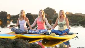 10 Sup Yoga Poses For Beginners Yoga Poses For Beginners Beginner Paddleboard Paddle Board Yoga