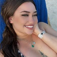 Michele Chojnowski's Instagram, Twitter & Facebook