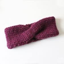 The knit headband pattern is one of the trending patterns in the knitting world. 17 Pretty Cool Diy Winter Fashion Accessories That You Need Right Now Knitted Headband Free Pattern Knit Headband Pattern Knitted Headband