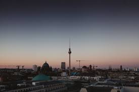 Imogen kogge und markus gertken mit zitaten von therese giehse und heinrich mann. Die 11 Besten Zitate Uber Berlin Mit Vergnugen Berlin