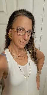 Heidi Lockhart's Instagram, Twitter & Facebook