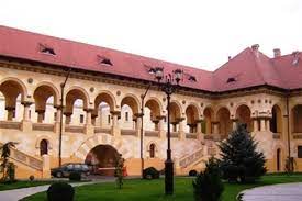 Obiective turistice in alba iulia,locuri de vizitat,divertisment alba iulia, muzee si case de cultura in alba iulia. Despre Alba Iulia Romania Prezentare Imagini Informatii Turistice Si Detalii Despre Statiunea Alba Iulia