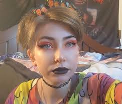 Danielle Peebles's Instagram, Twitter & Facebook