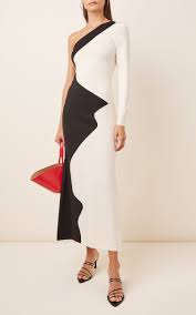 We're breaking down every wedding guest dress code to help you decide what to wear to a wedding. What To Wear To A Fall Wedding 2020 26 Fall Wedding Dress Ideas