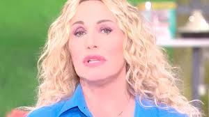 Funivia mottarone, cirio in lacrime: Antonella Clerici Il Messaggio Commosso Per Le Vittime Della Funivia Stresa Mottarone Ho Un Peso Nel Cuore Tristemondo It