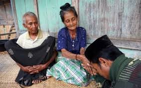 Agar kerukunan dapat terlaksana maka sebaiknya setiap elemen masyarakat mampu menjaga perilaku yang baik dalam kehidupan bermasyarakat, di keluarga, dan di sekolah. Cerita Kerukunan Antarumat Beragama Dari Bima Ibu Dan Anak Beda Agama