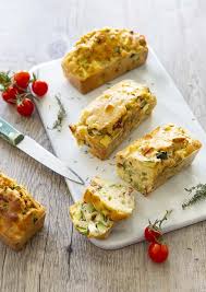 Petits Cakes Aux Courgettes Chevre Et Tomates Sechees Recettes De Cuisine Biodelices Recette Cake Courgette Recettes De Cuisine Cake Courgette Chevre
