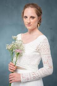Langarm Spitzentop In Ivory Fur Die Braut Zur Boho Hochzeit Mailenn Hochzeitskleider Spitze Kleid Hochzeit Braut
